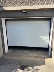 Porte de garage gris clair Annemasse